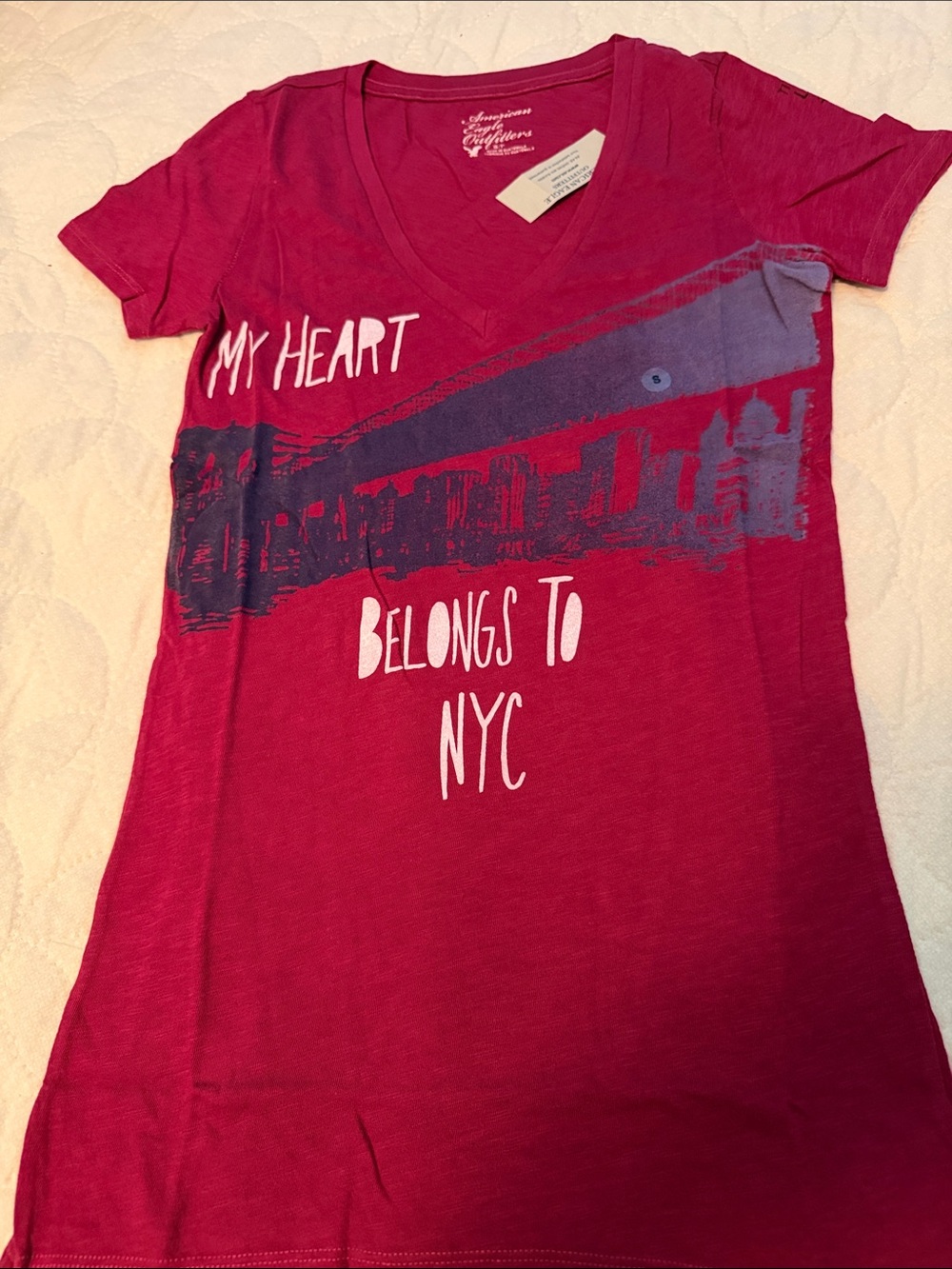 American Eagle Outfitters Raspberry V-Neck "My Heart Belongs to NYC" Tee